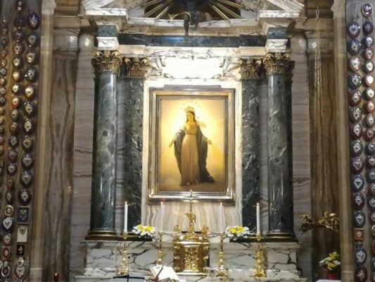 Roma, Quadro della Madonna nella Chiesa Sant'Andrea delle Fratte. Pellegrinaggio a Roma Mariana, Tu Sei Pietro Viaggi