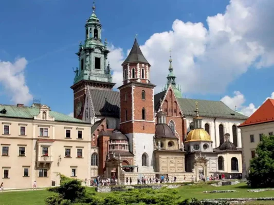 Polonia. Cracovia castello di Wawel. Pellegrinaggio in Polonia Tu Sei Pietro Viaggi