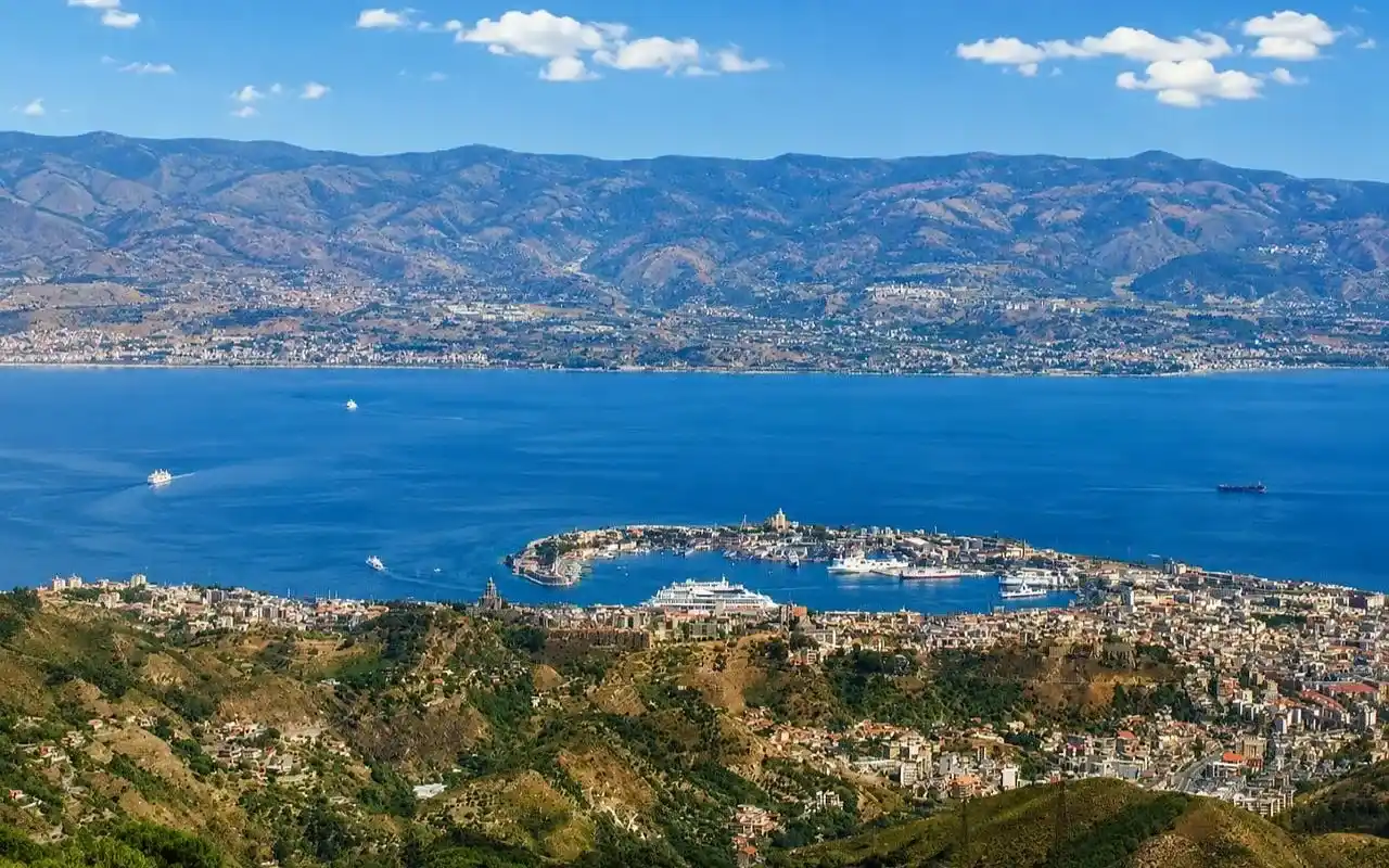 Stretto di Messina per viaggi in Sicilia su misura