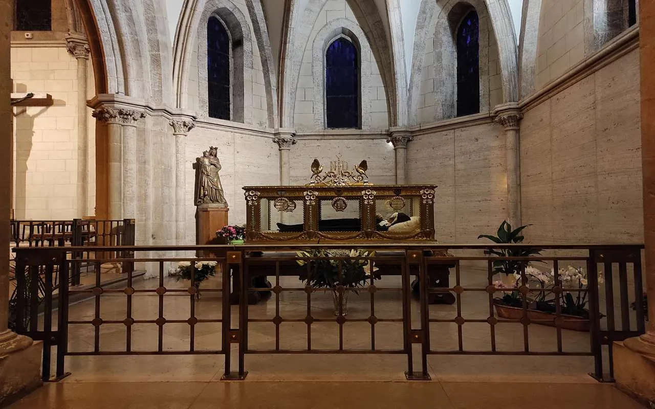 Corpo incorrotto di santa Bernadette nel convento di Nevers
