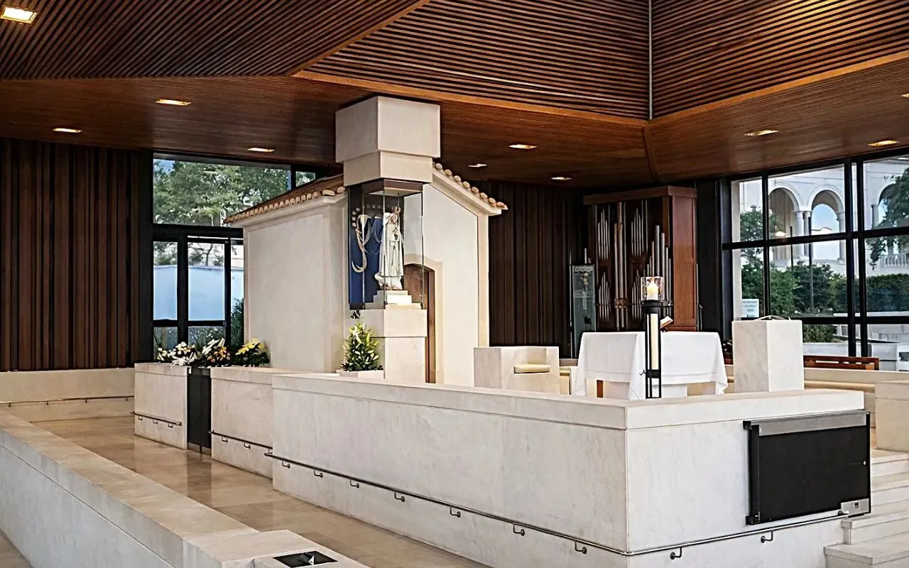 Interno della Cappellina delle Apparizioni, Cova da Iria, Fatima